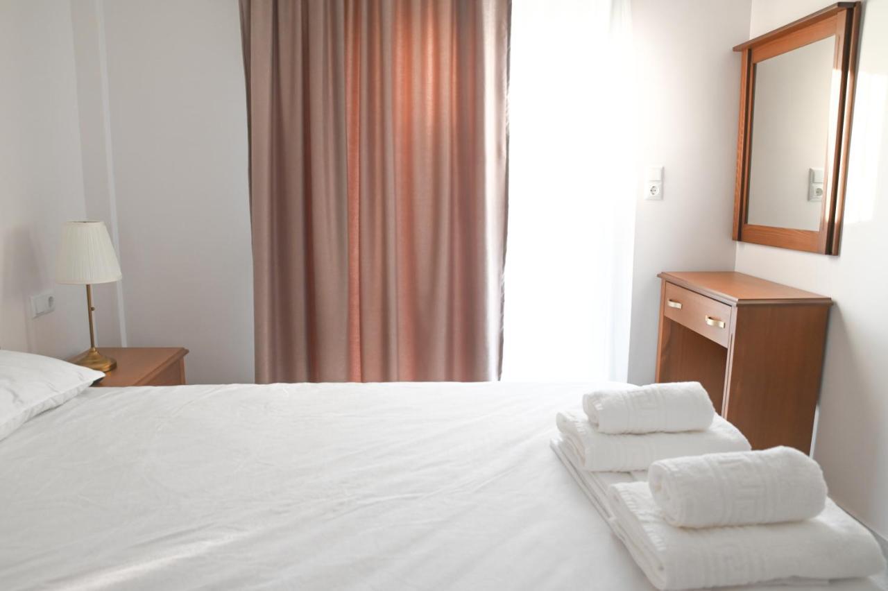 Faidra Apartments Néa Péramos 外观 照片